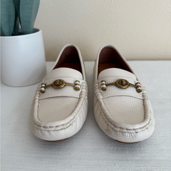 New Coach Ivory Leather Flexible Loafers - Picture 6 of 13